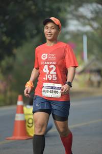 BIB: 195, 42195
                            <button type="button" onclick="openModal(8275624)" class="btn btn-primary btn-sm float-right btn-popup" data-toggle="modal" data-target=".modal-high-quality">
                        <i class="fas fa-shopping-cart"></i> Add to Cart
                    </button>
                                            <button type="button" onclick="isThisMe(8275624, true)" class="btn btn-success btn-sm float-right btn-popup btn-isme hidden" data-toggle="tooltip" data-placement="bottom" title="นี่คือรูปของคุณใช่ไหม คลิกที่นี่เพื่อเอาเข้าอัลบั้ม">
                        <i class="fas fa-plus"></i> Add to album
                    </button>
                    <button type="button" onclick="isThisMe(8275624, false)" class="btn btn-warning btn-sm float-right btn-popup btn-isnotme hidden">
                        <i class="fas fa-ban"></i> Remove from album
                    </button>